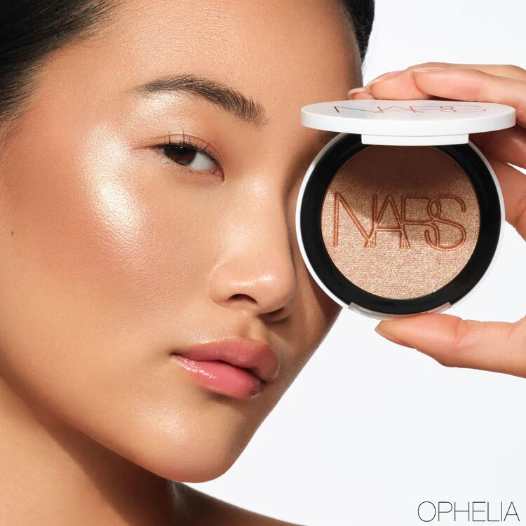 NARS_SU25_LuminizingPowder_PDPCrop_ModelCrop_GLBL_Ophelia
