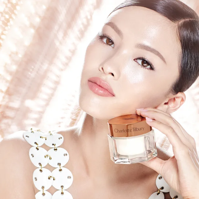 Holiday_24_vm_CM_0924_ME_244_CT_HOLIDAY_MAY_LI_MAGICCREAM_275___